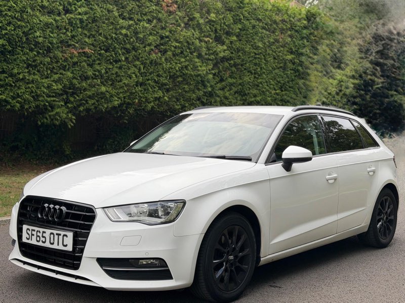 2015 Audi A3 1.4 TFSI SE Sportback S Tronic in white, front left view
