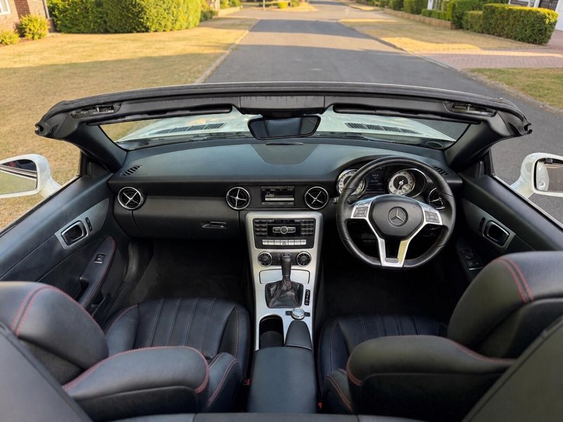2012 Mercedes-Benz SLK200 1.8 BlueEfficiency AMG Sport Edition 125 G-Tronic+ in white, interior front view