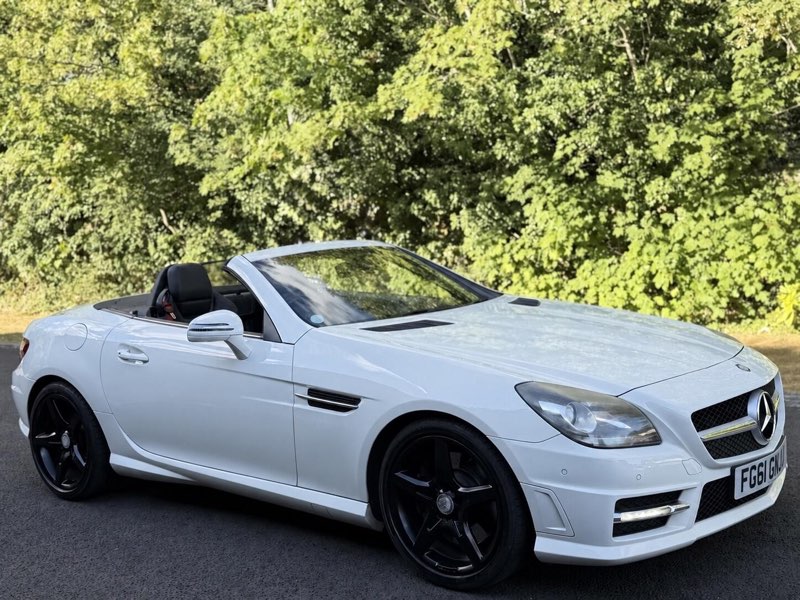 2012 Mercedes-Benz SLK200 1.8 BlueEfficiency AMG Sport Edition 125 G-Tronic+ in white, front right view