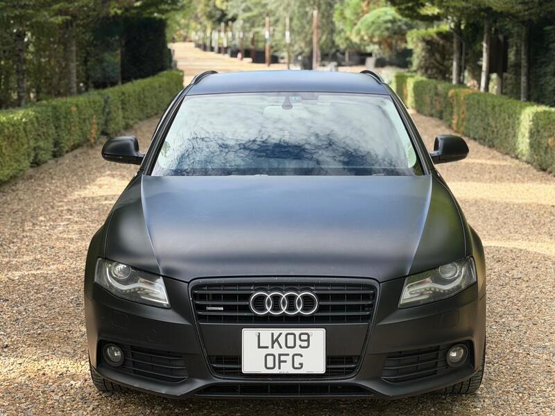 2009 Audi A4 Avant 2.0 TFSI quattro S tronic in black, front view