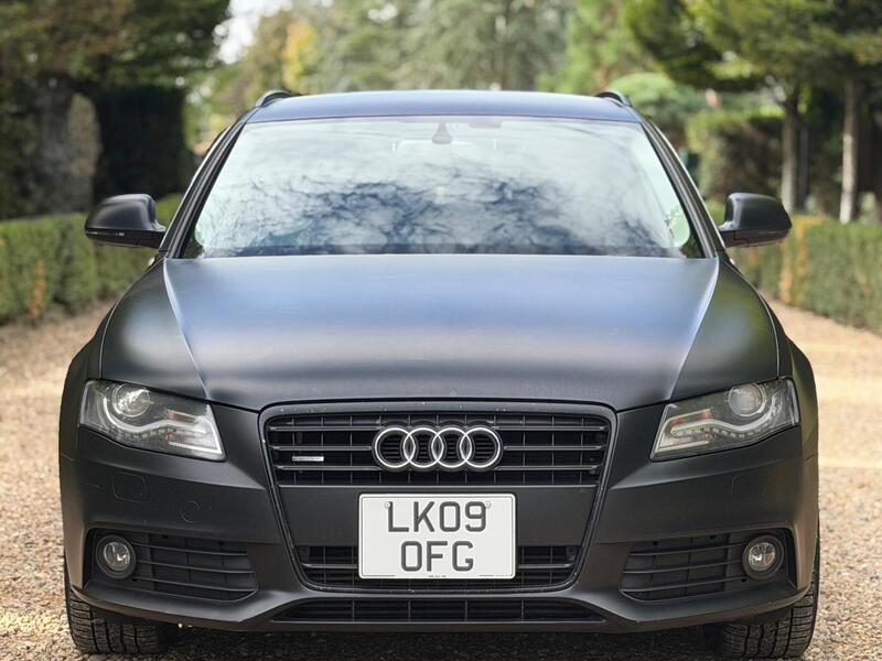 2009 Audi A4 Avant 2.0 TFSI quattro S tronic in black, front view