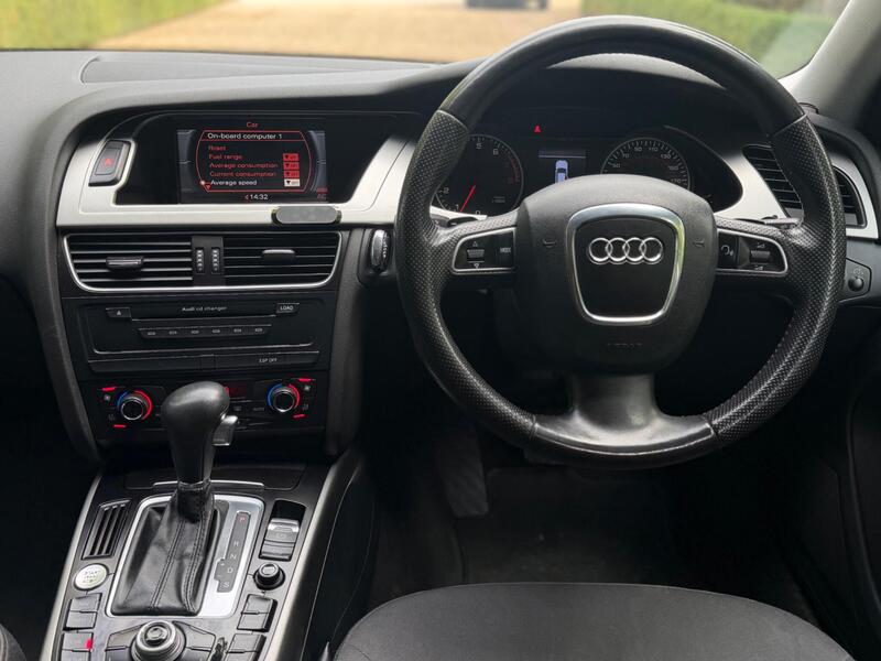 2009 Audi A4 Avant 2.0 TFSI quattro S tronic in black, steering wheel view